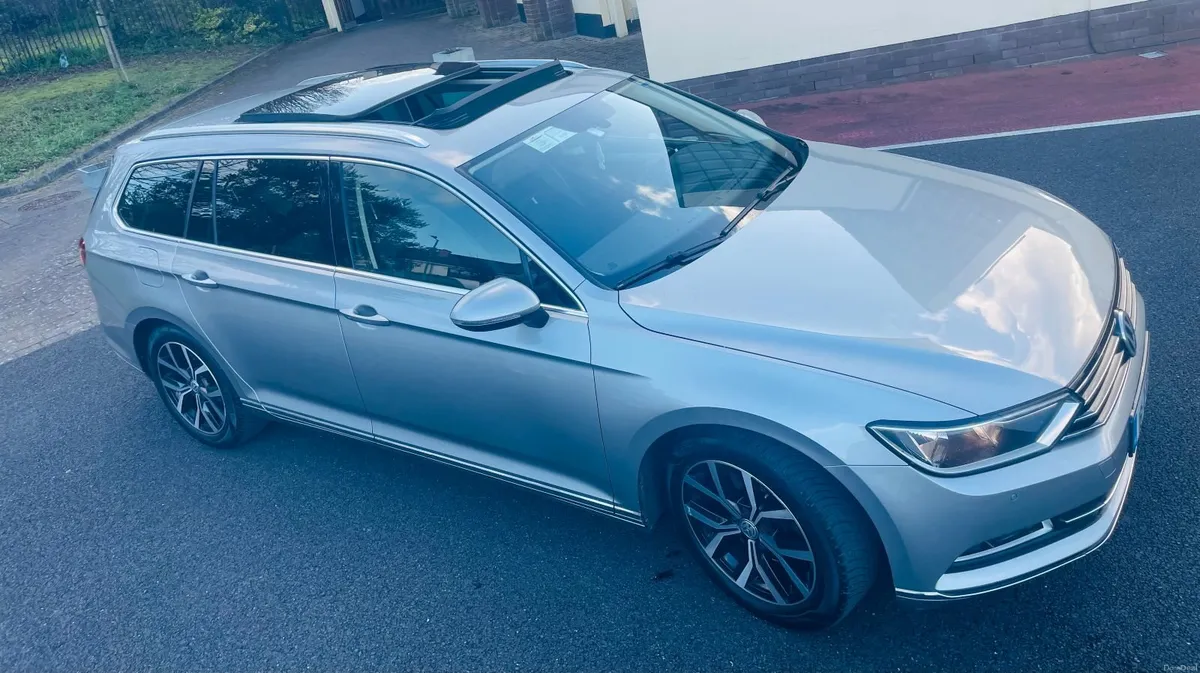 Volkswagen Passat 2016 - Image 2