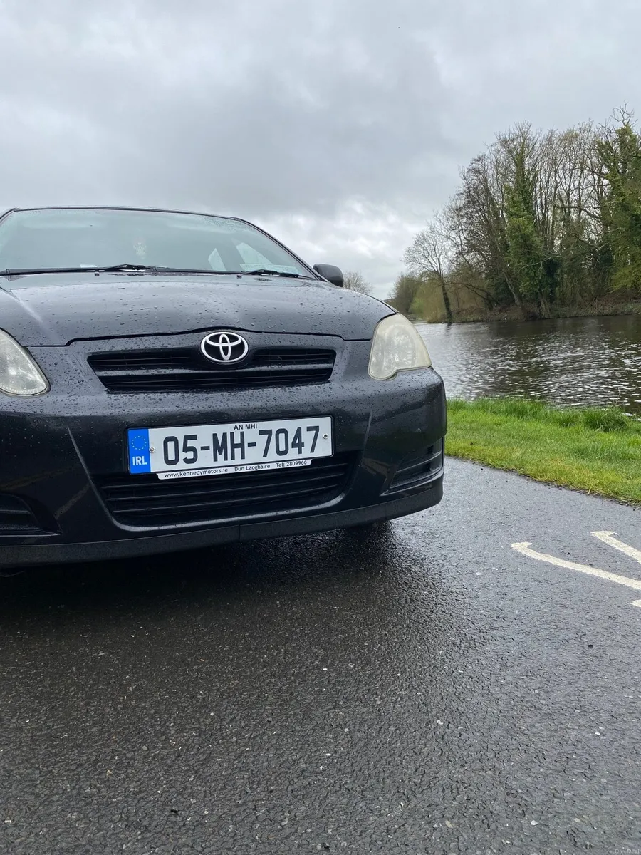 Toyota Corolla 2005 - Image 2