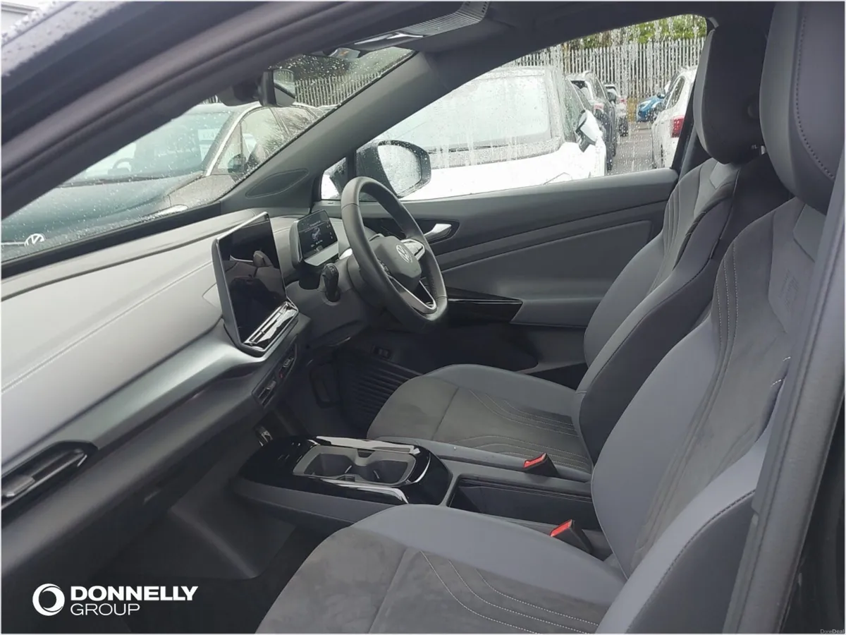 Volkswagen ID.4 Estate Match Pro - Image 2