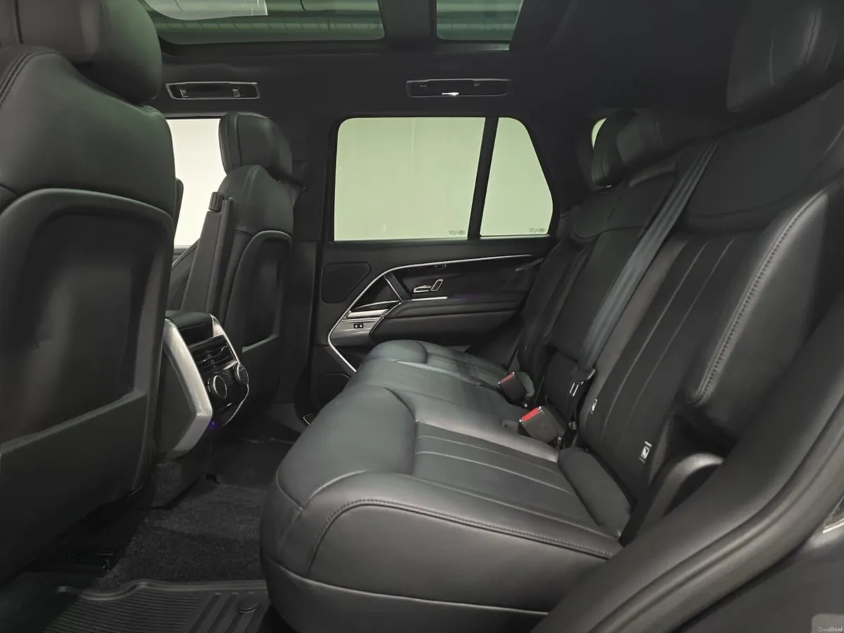 Land Rover Range Rover Diesel Estate HSE - Image 4