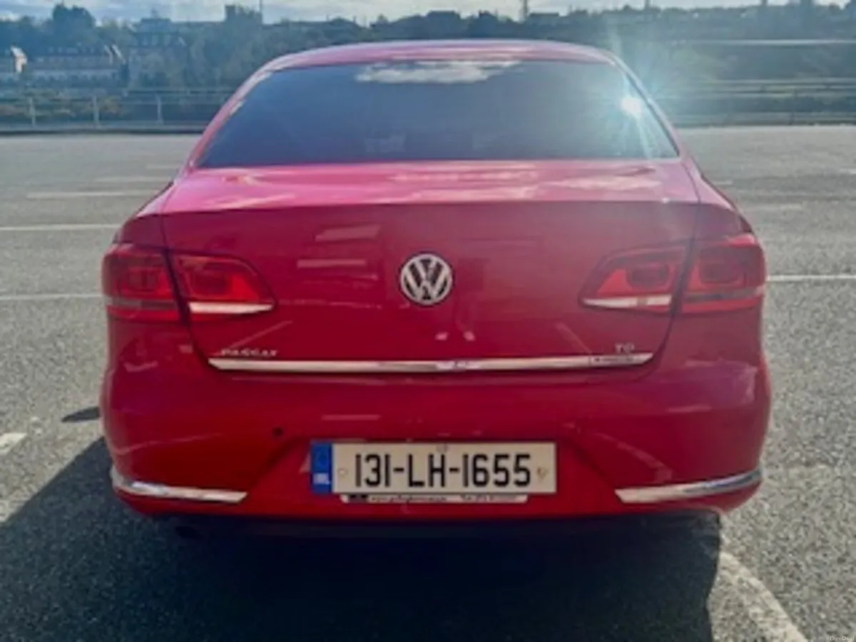 Volkswagen Passat 2013 - Image 3