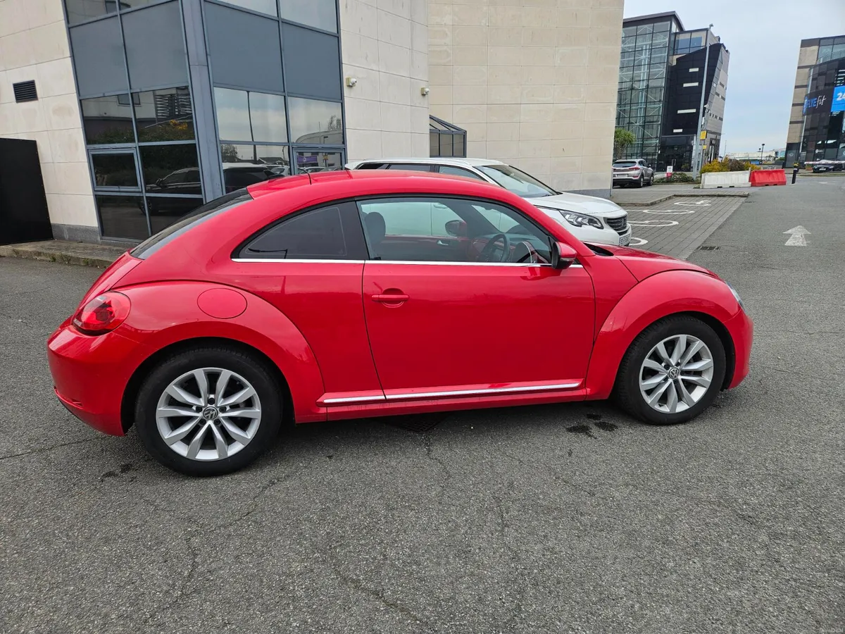 VOLKSWAGEN BEETLE AUTOMATIC C/W  REVERSE CAMERA - Image 2