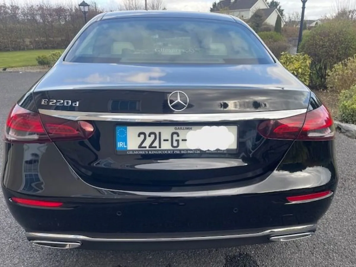Mercedes-Benz E-Class 2022 - Image 2