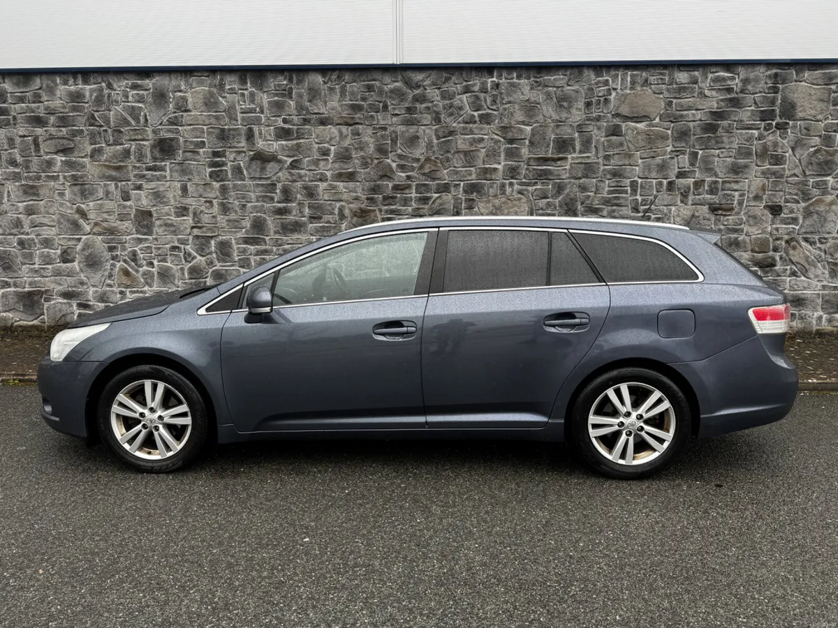 🚗2010 TOYOTA AVENSIS TOP SPEC🚗1 OWNER+NCT - Image 2