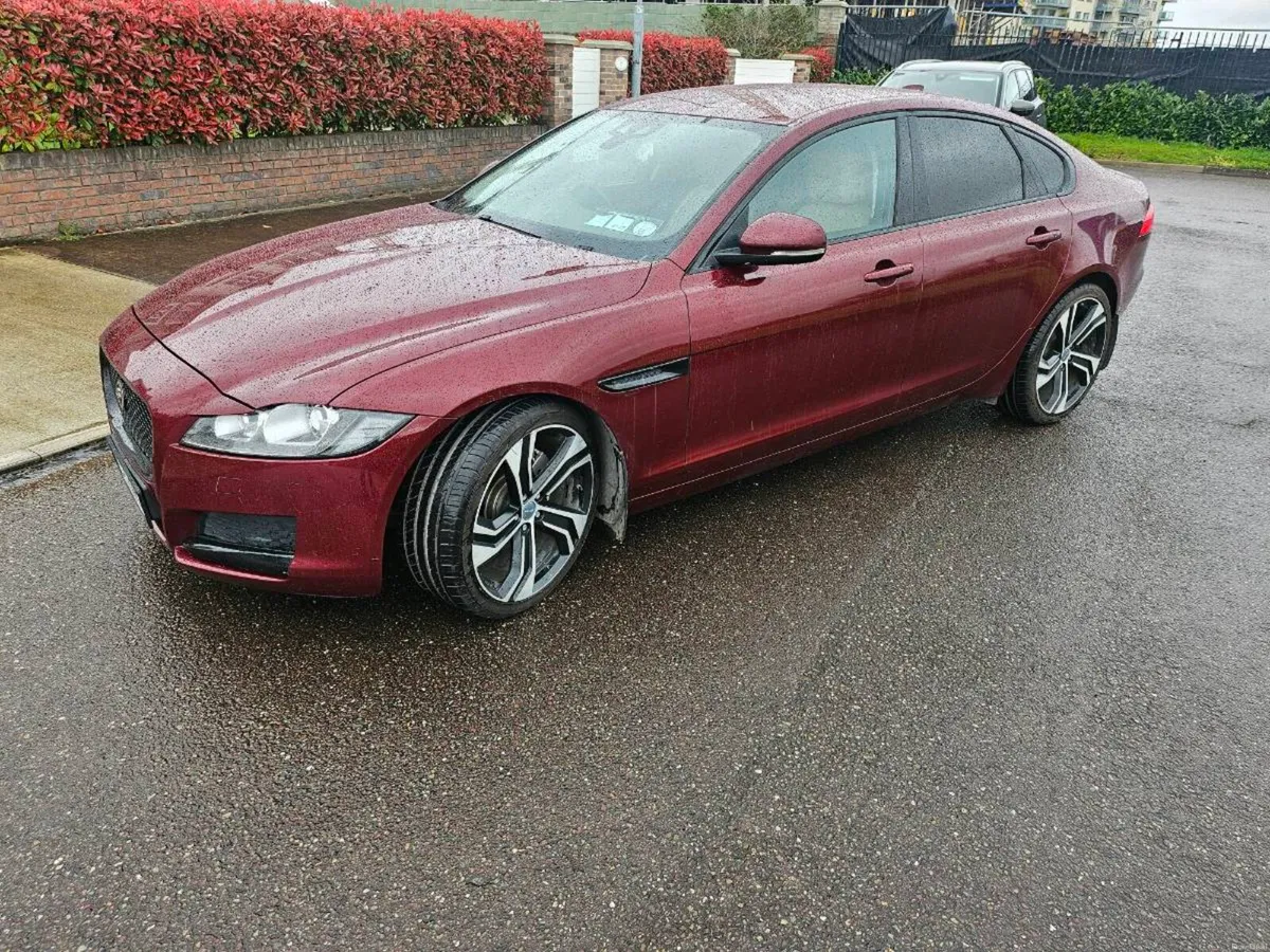 Jaguar xf portfolio - Image 2