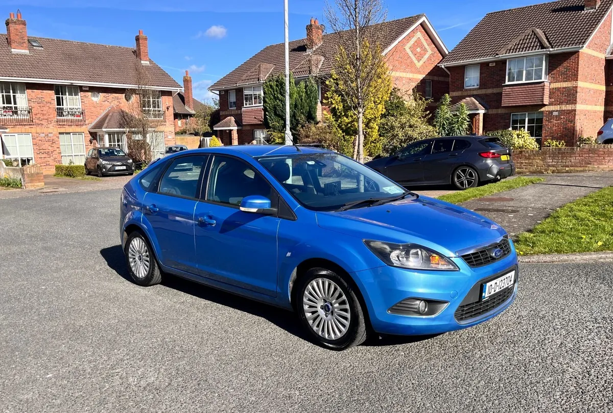 Ford Focus 2010 - Image 1