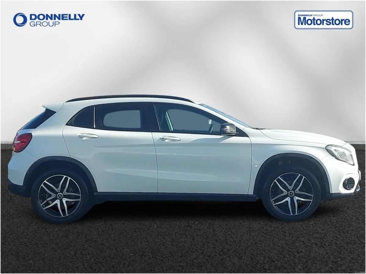 Mercedes-Benz GLA Class Gla Hatchback Urban Editio - Image 2