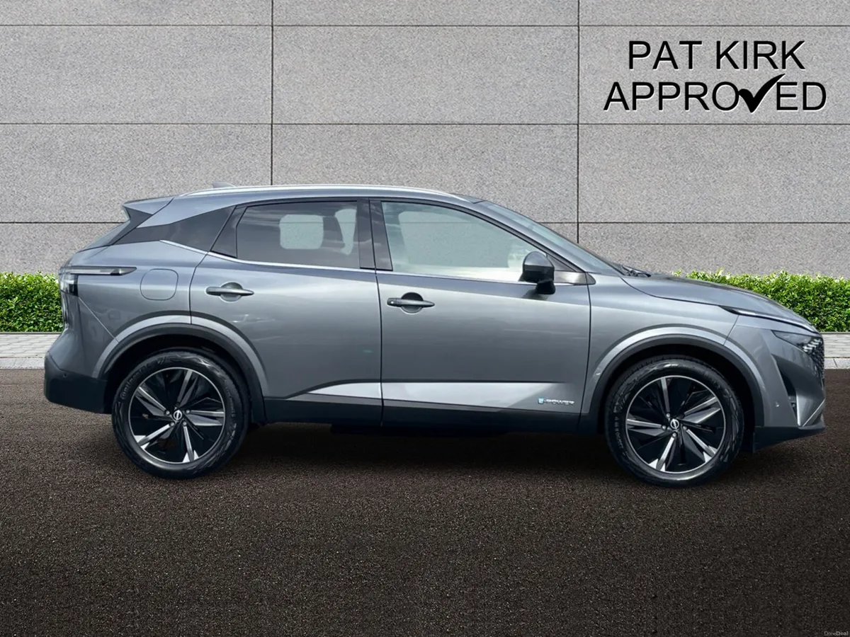 Nissan Qashqai Hatchback Tekna - Image 3