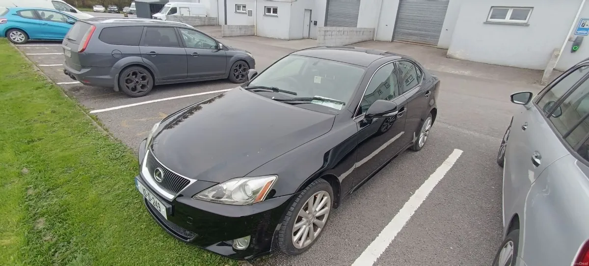 Lexus IS 2010 - Image 2
