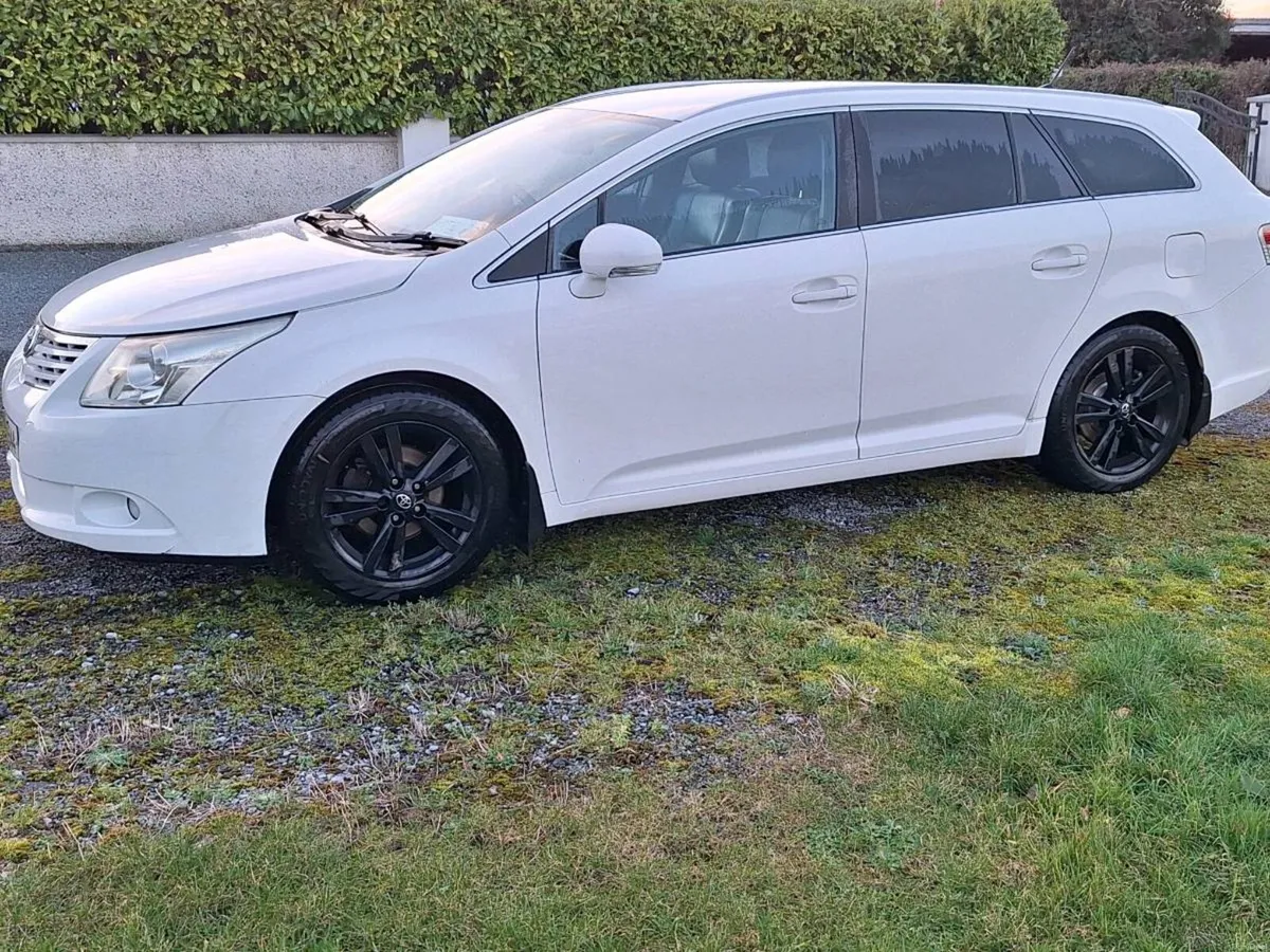 Toyota Avensis - Image 1