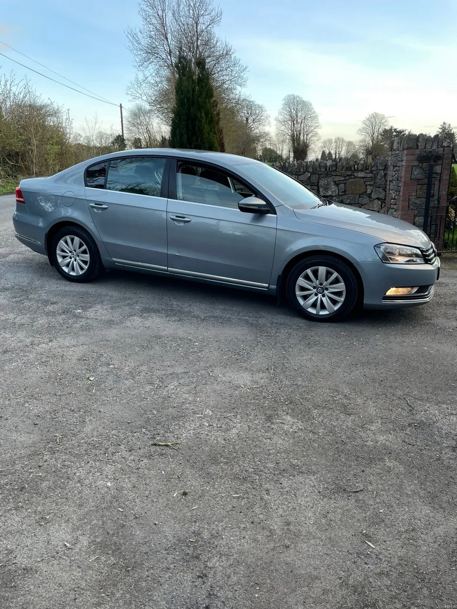 Volkswagen Passat 2011 - Image 1