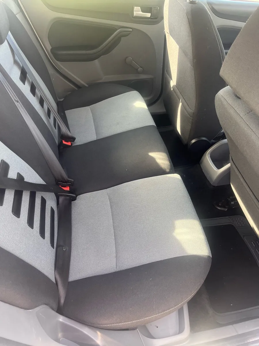 Ford focus - Image 4