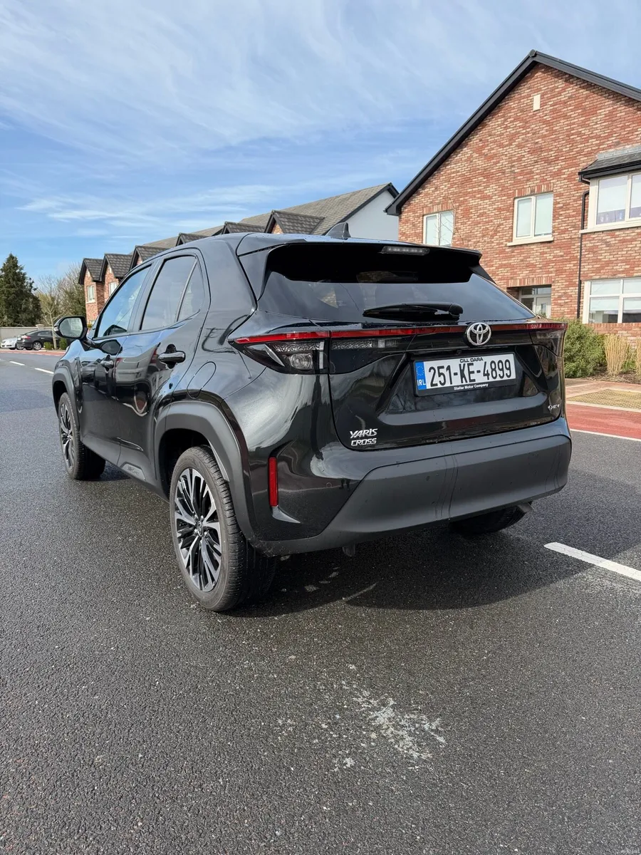 251 Toyota Yaris Cross Hybrid *Mega Spec* - Image 3
