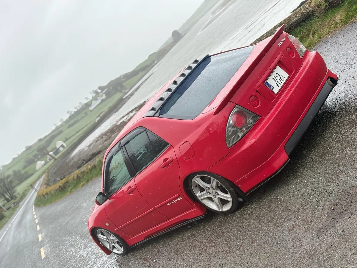 Toyota altezza - Image 4