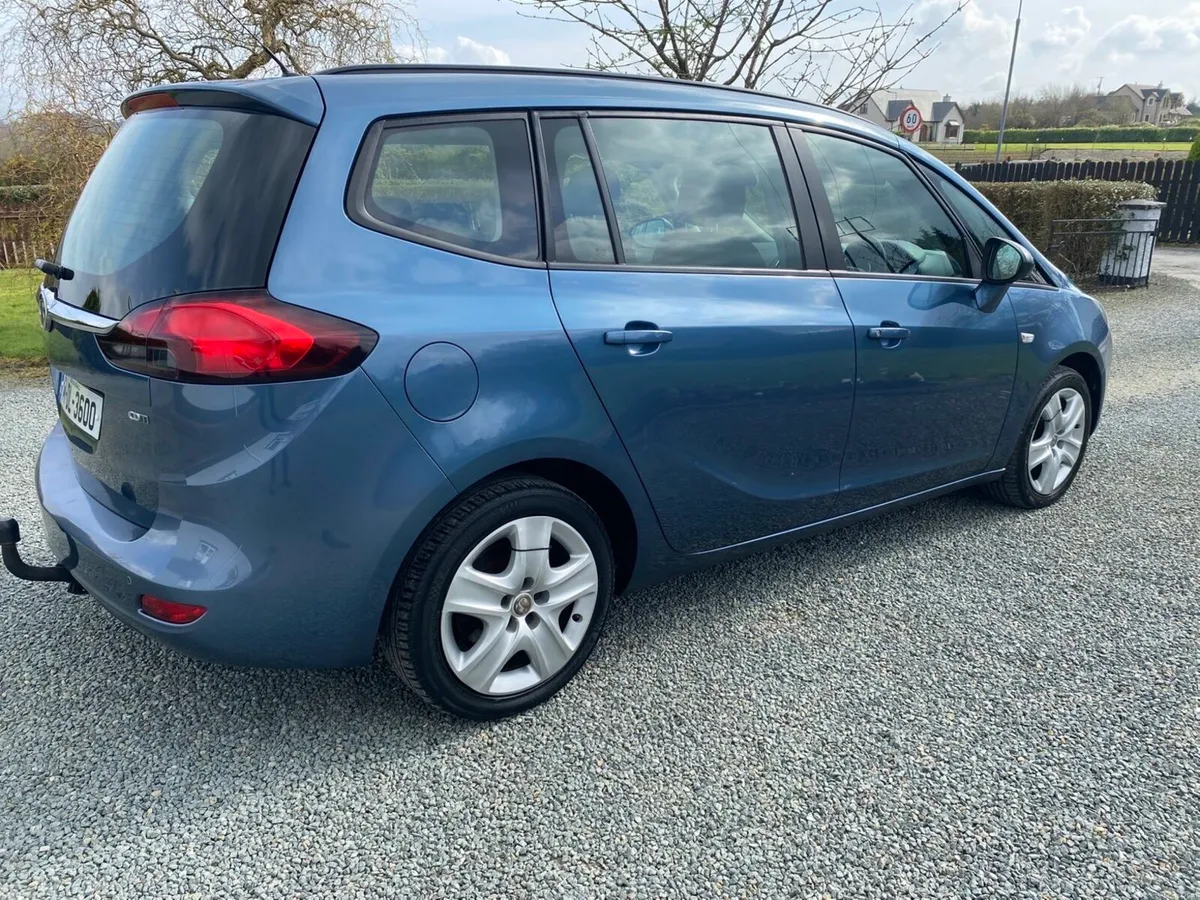 141 Vauxhall Zafira 7 Seater very clean car - Image 4