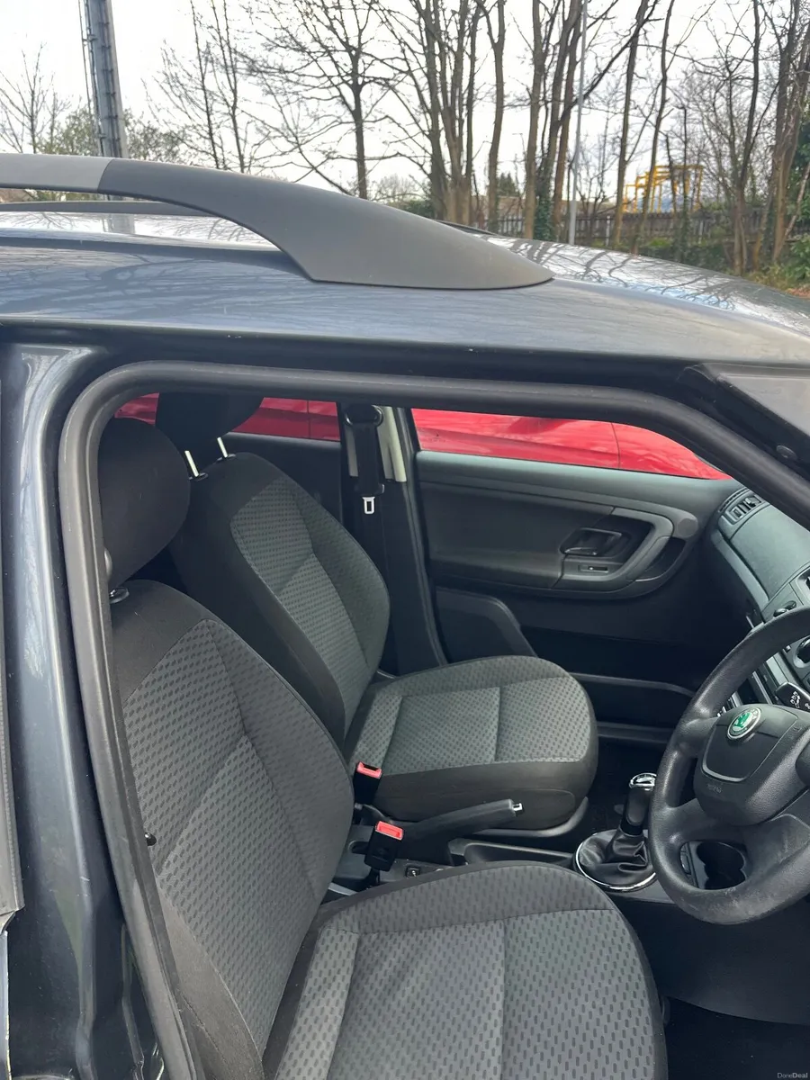 Skoda Fabia 2010 - Image 2