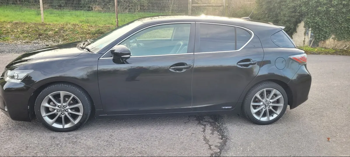 Lexus CT 2013 - Image 2