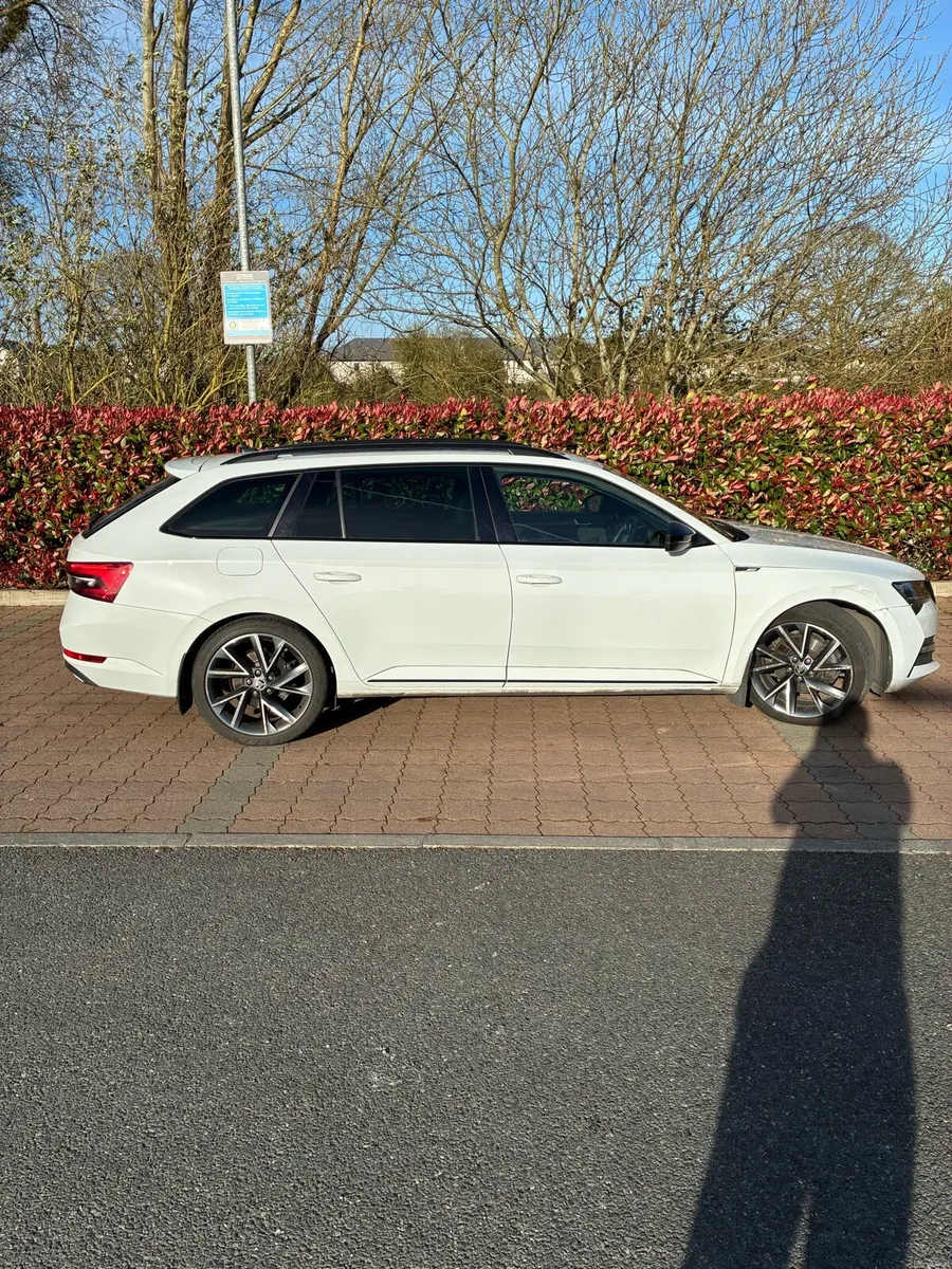 Skoda Superb - Image 1