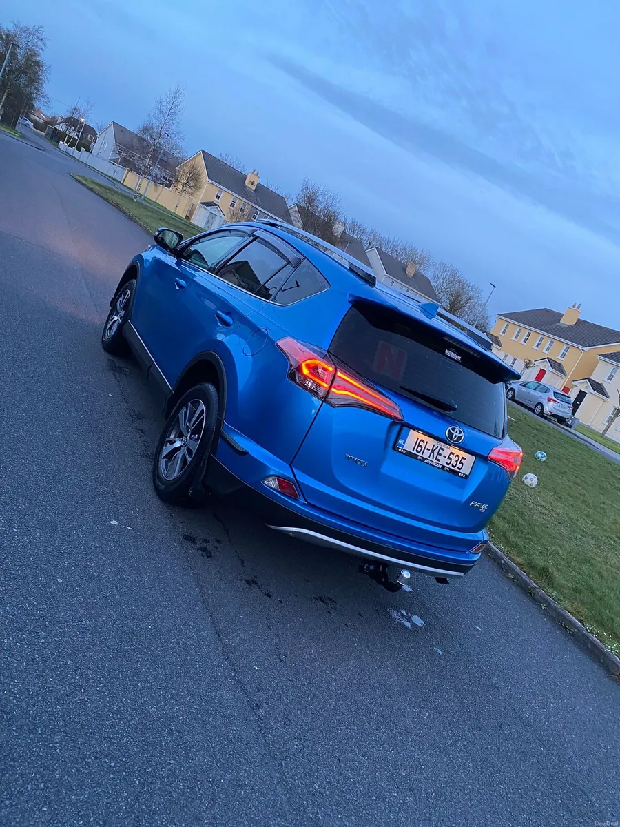 Toyota RAV4 - Image 2