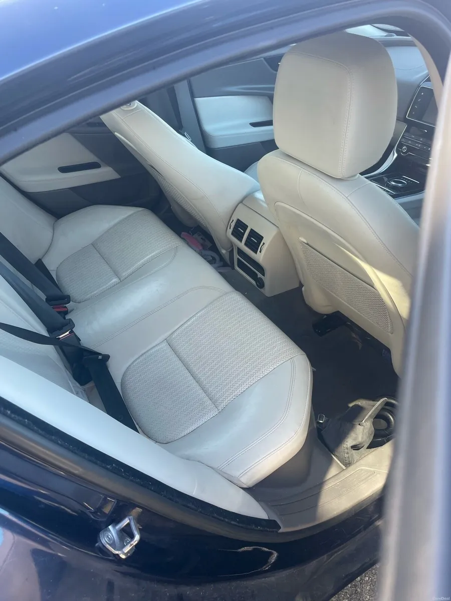 2015 Jaguar XE Automatic - Image 4