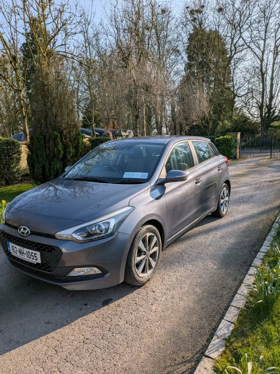 Hyundai i20 Deluxe 2016 - Image 2