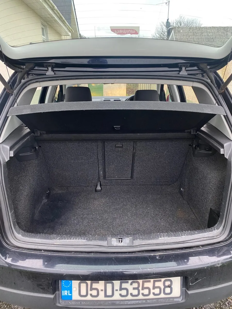 Volkswagen Golf 2005 - Image 2