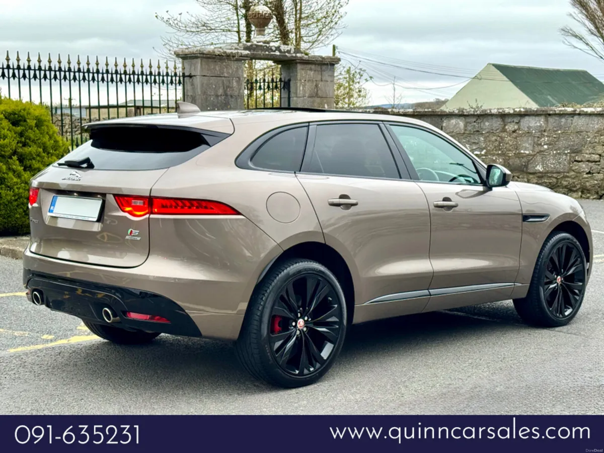 Jaguar F-Pace 3.0d R-SPORT AWD S 300 BHP AUTO==LOW - Image 3