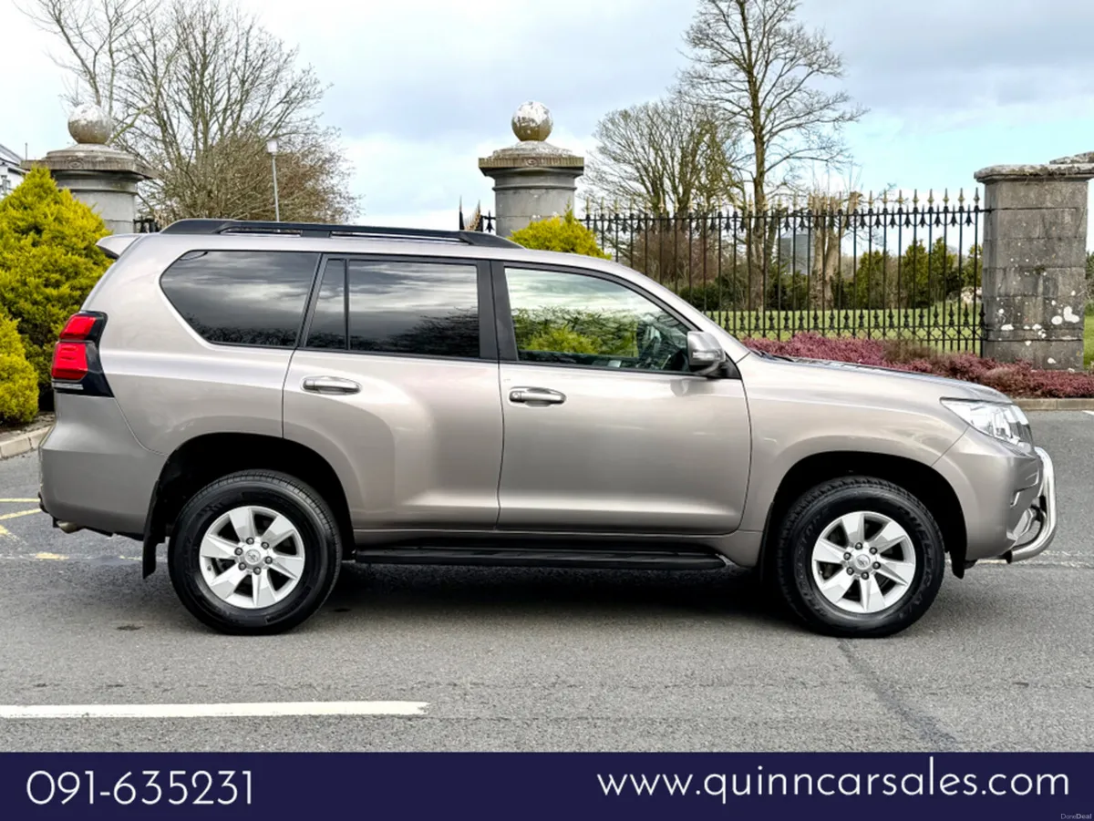 Toyota Land Cruiser 2.8 D4D LWB COMMERCIAL===€39,9 - Image 2