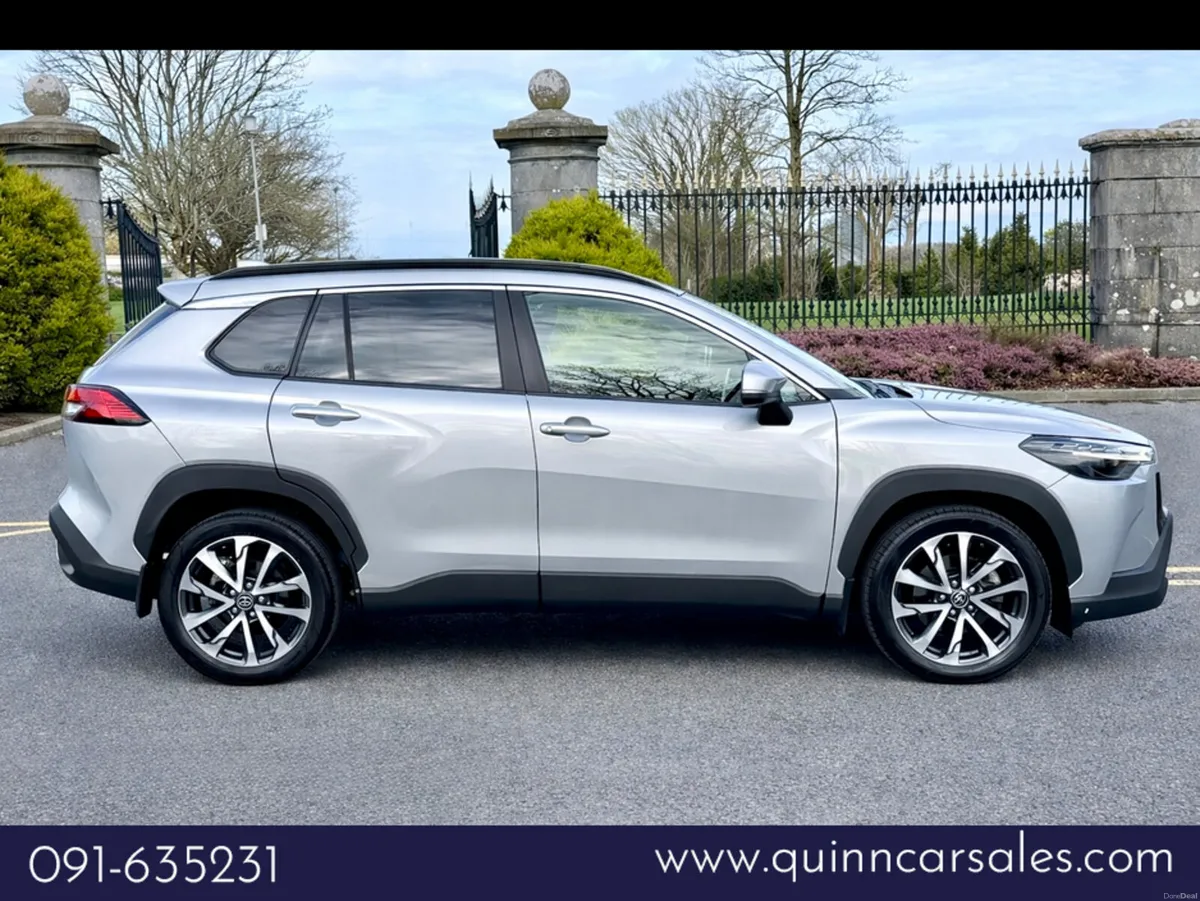 Toyota Corolla Cross SPORT 1.8 HYBRID AUTO==LOW MI - Image 2