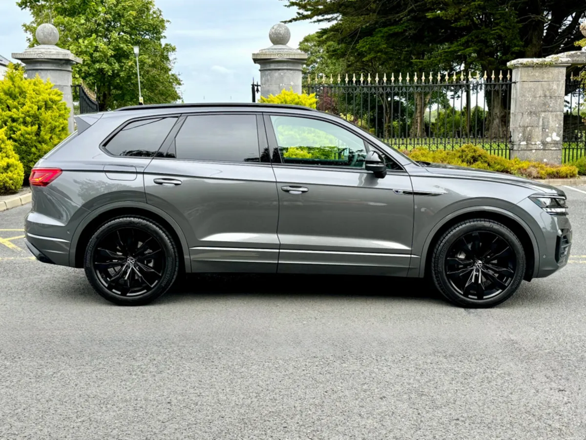 Volkswagen Touareg 3.0 TDI V6 286 BHP BLACK EDITIO - Image 1