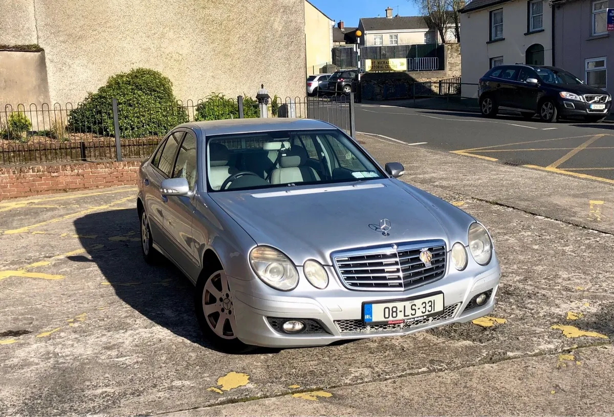 Sports addition Mercedes E200 - Image 2