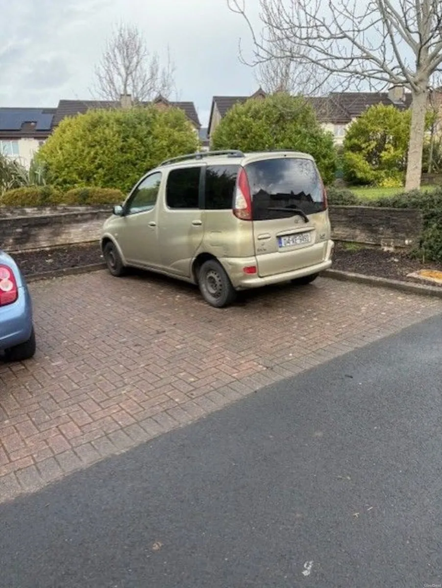 Toyota Yaris 2004 - Image 1