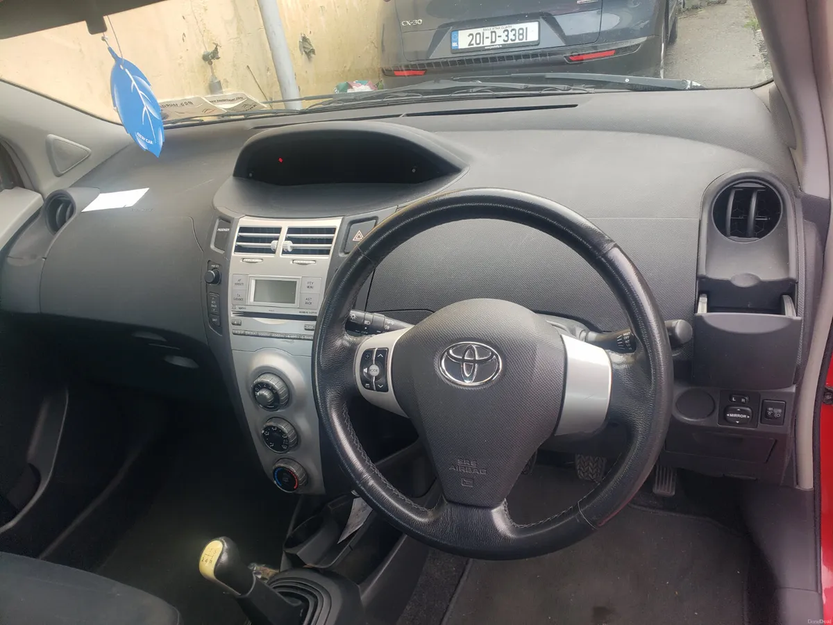 Toyota Yaris 2008 - Image 2