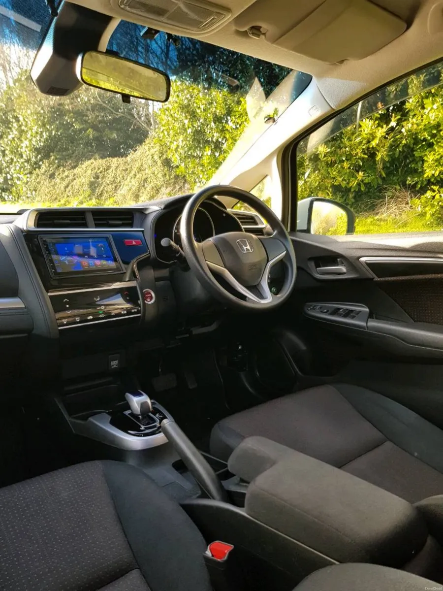 Honda Fit Hybrid, Auto, Delivery, Trade in - Image 4