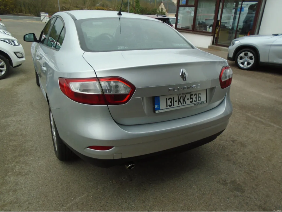 Renault Fluence EXPRESSION 1.5 DCI 90 4DR - Image 4