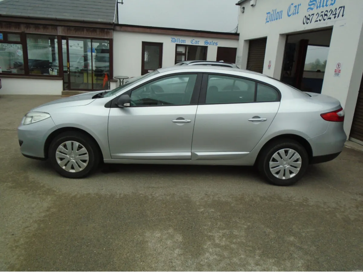 Renault Fluence EXPRESSION 1.5 DCI 90 4DR - Image 2