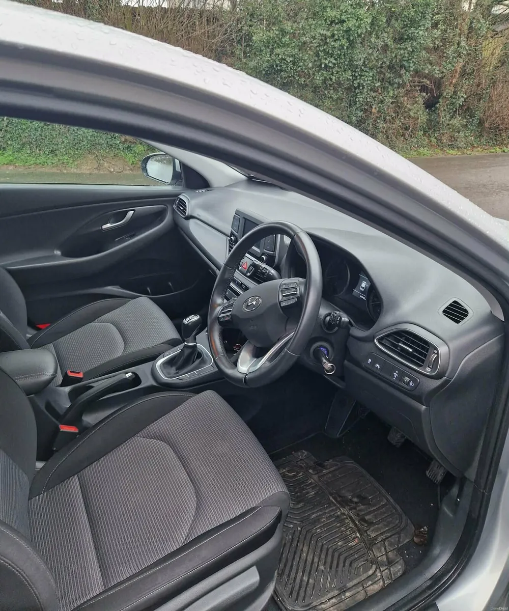 Car Hyundai - Image 2