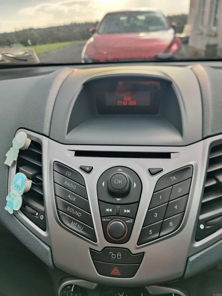 Ford Fiesta 2010 - Image 4