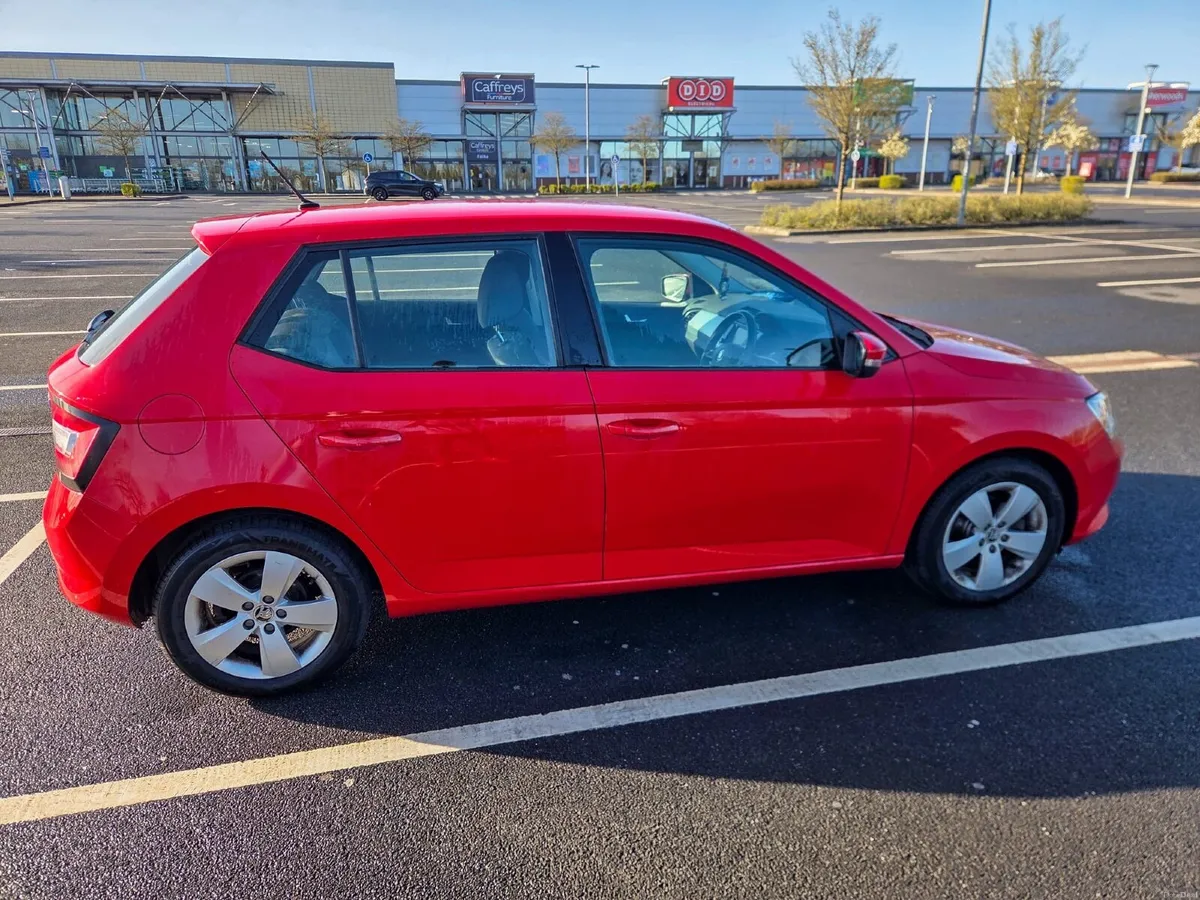 Skoda Fabia 2016 - Image 2
