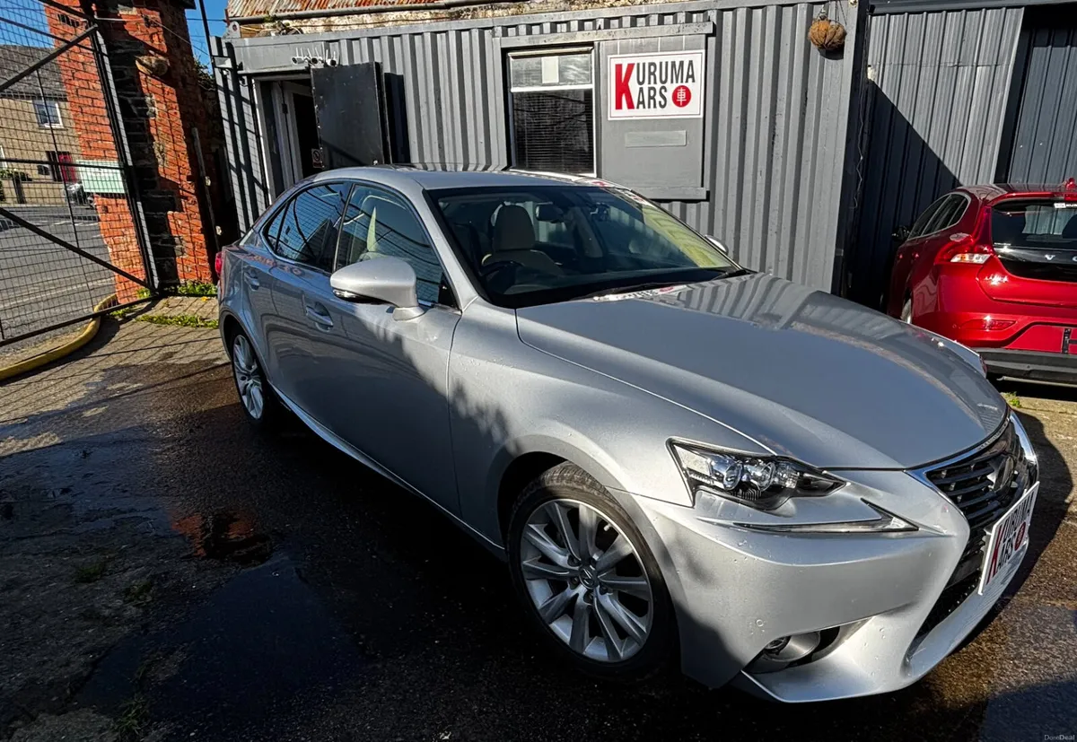 2015 Lexus IS 300h Hybrid - Luxury & Performance - Image 3