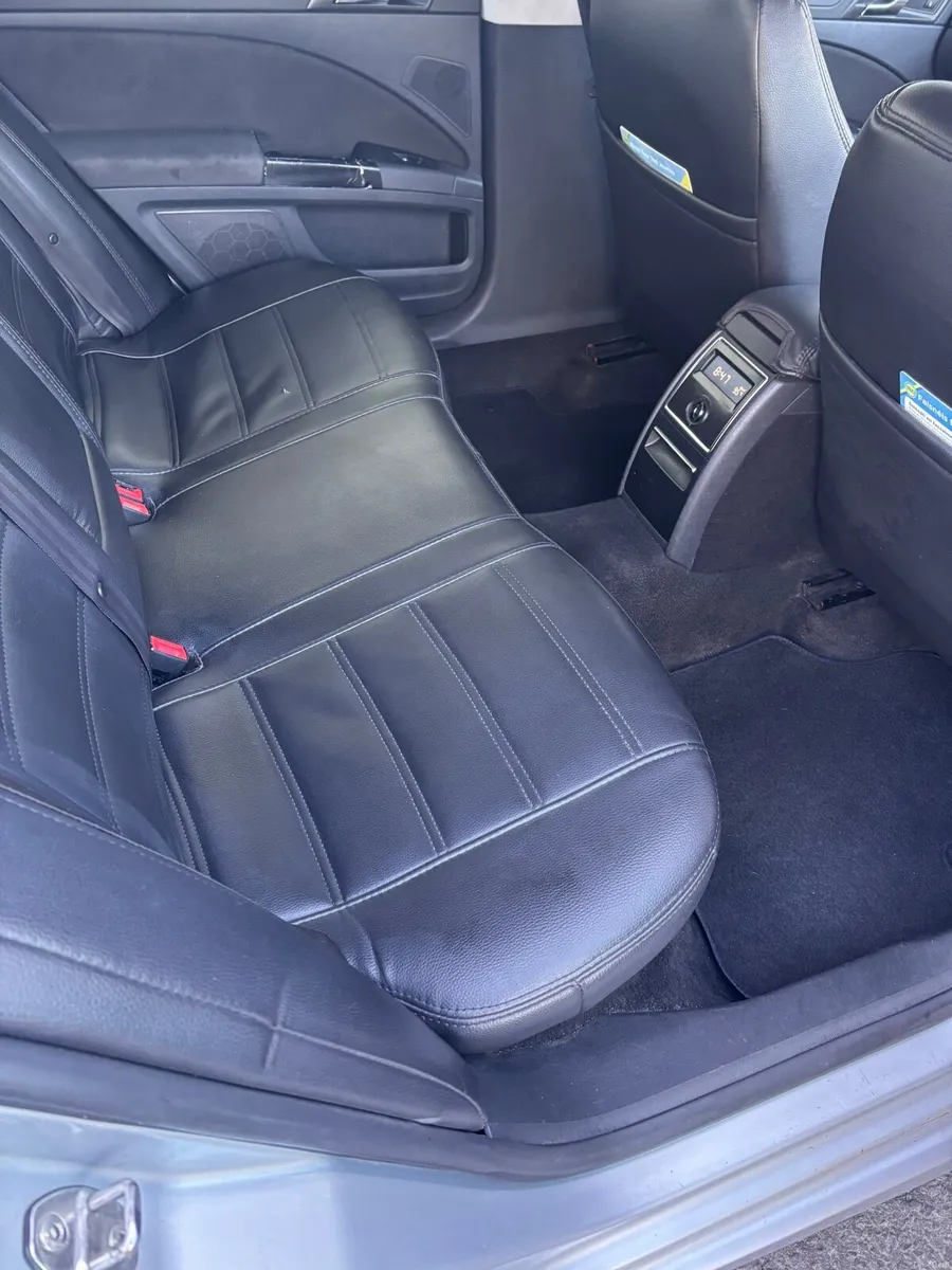 Skoda Superb 2013 - Image 2