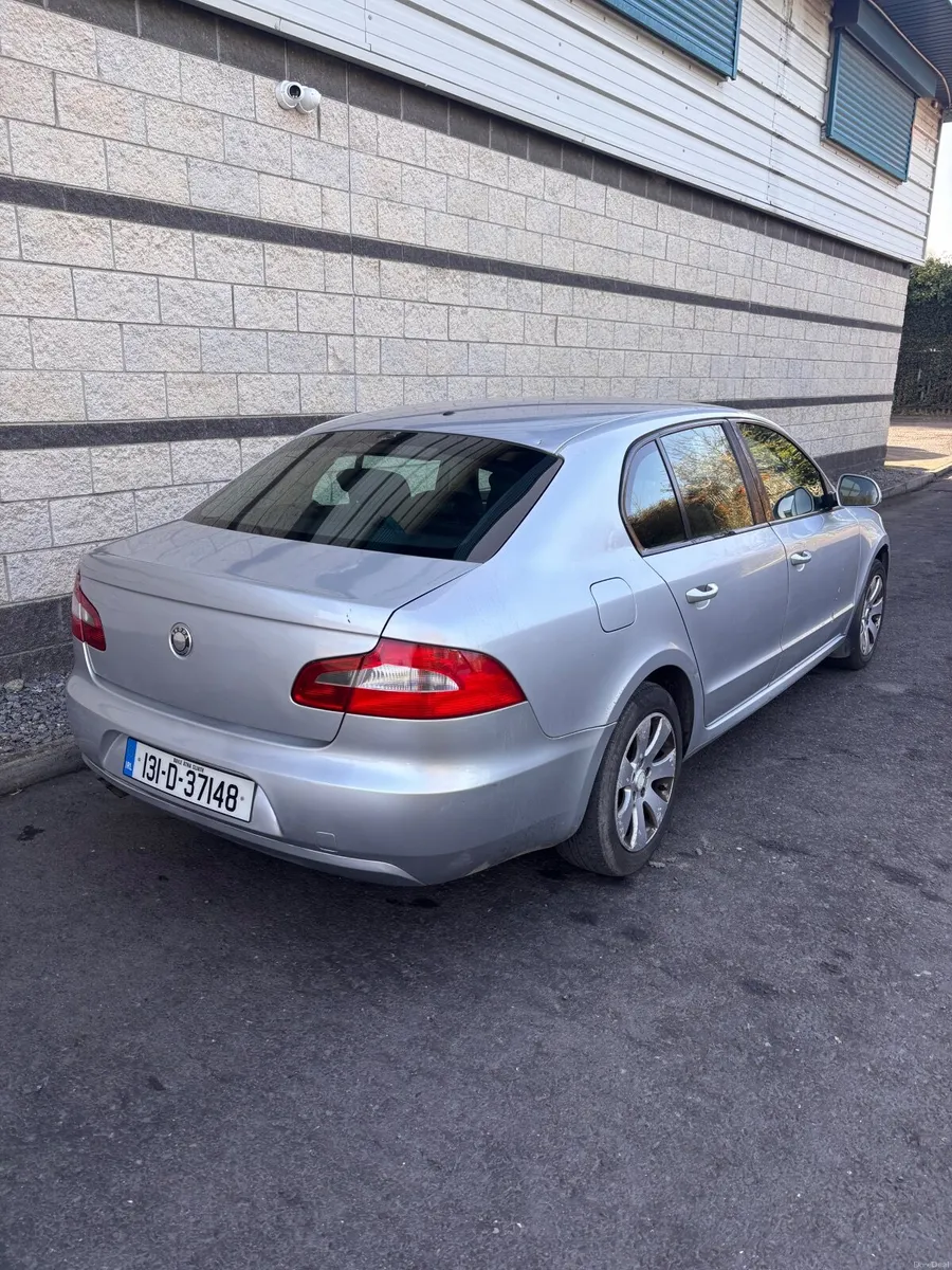Skoda Superb 2013 - Image 4
