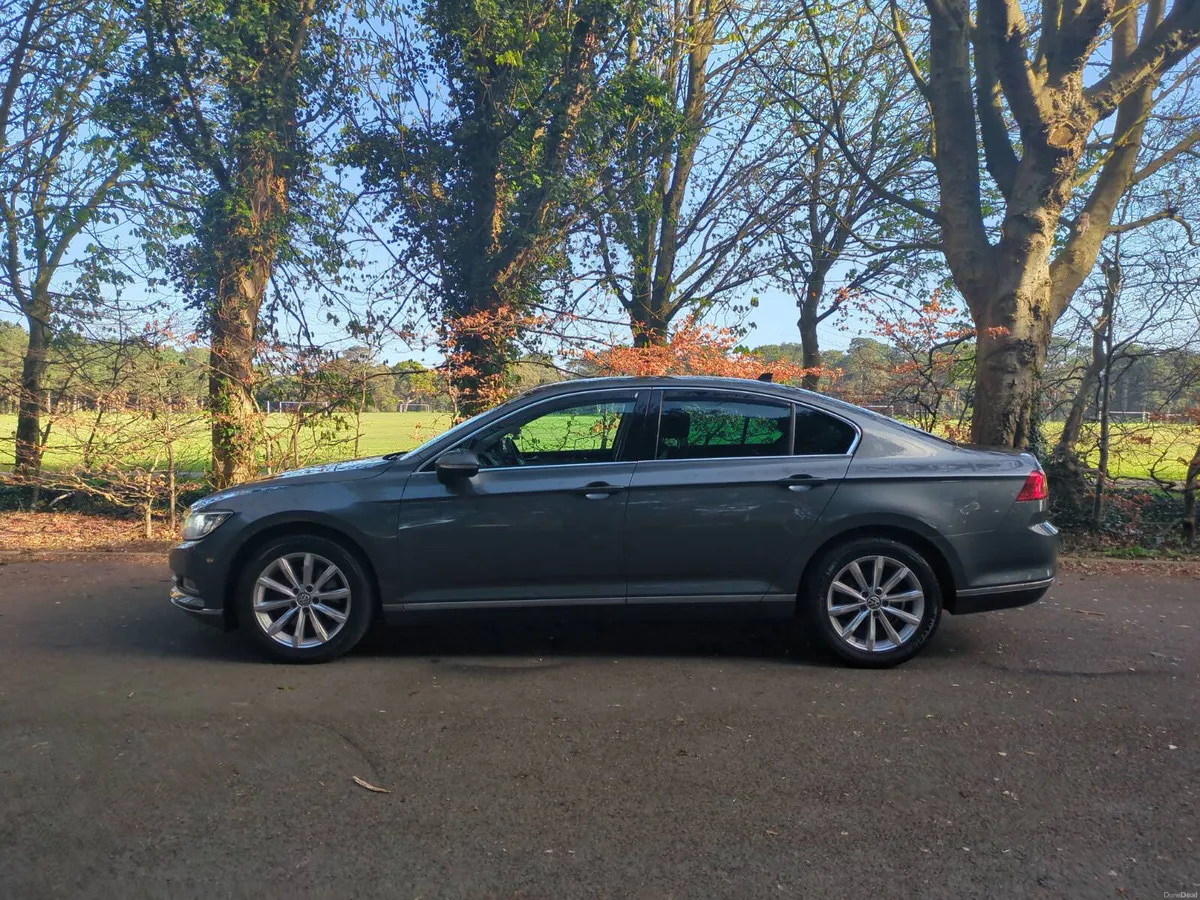 2015 Volkswagen Passat HIGHLINE 1.6tdi *LOW KMS* - Image 3