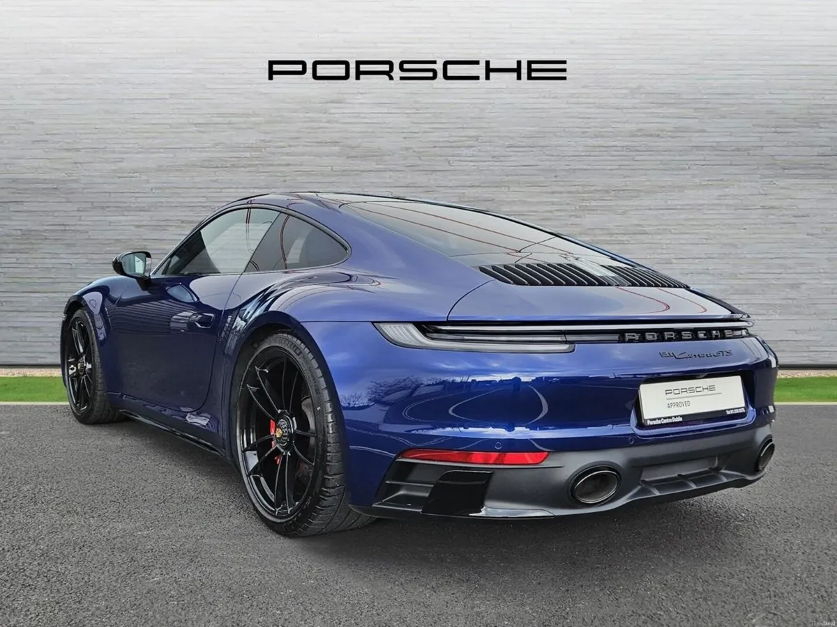 Porsche 911 Carrera GTS - Image 2