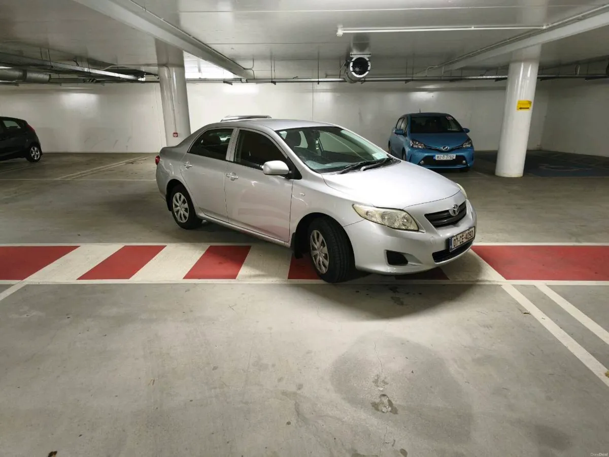 Toyota Corolla very low km - Image 1