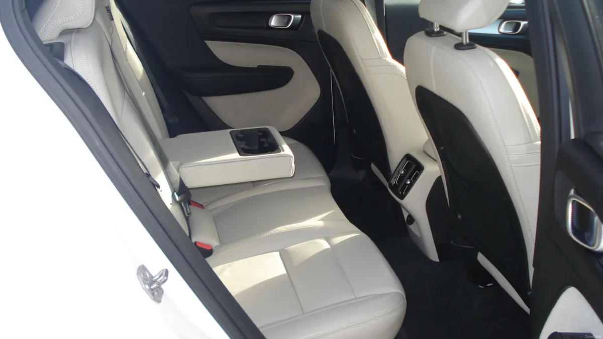 Volvo XC40 2018 - Image 4