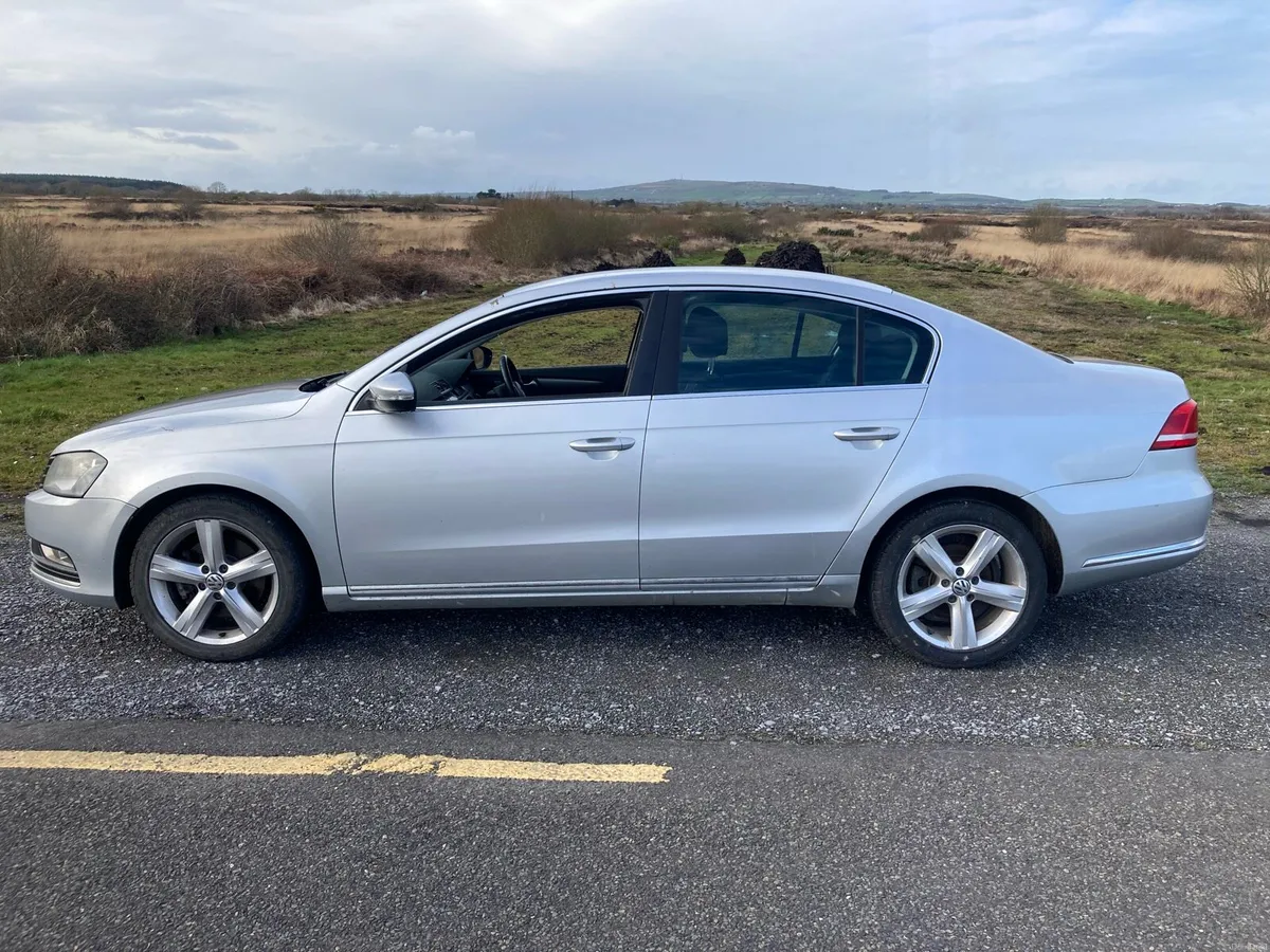 Volkswagen Passat - Image 1