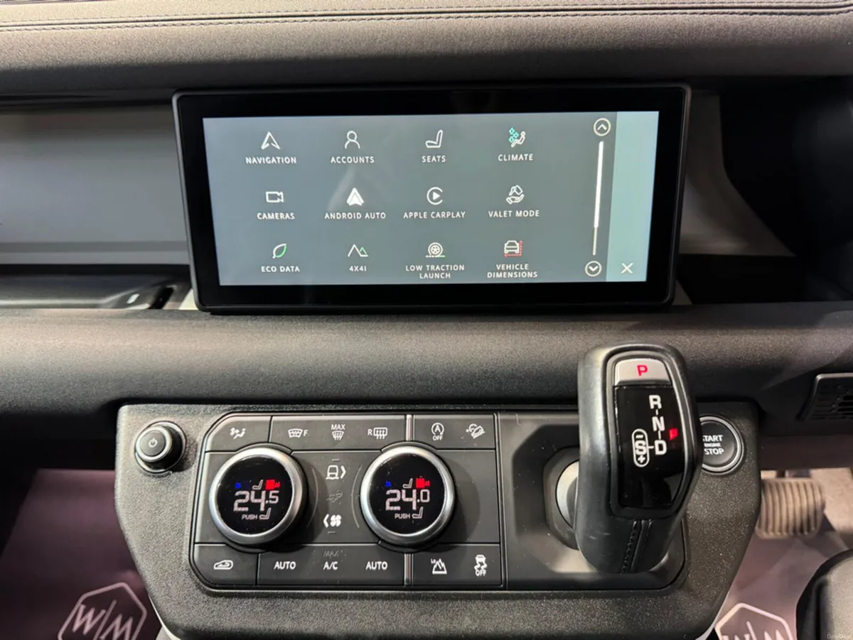 Land Rover Defender 110 3.0 D300 Hard Top S - Image 1