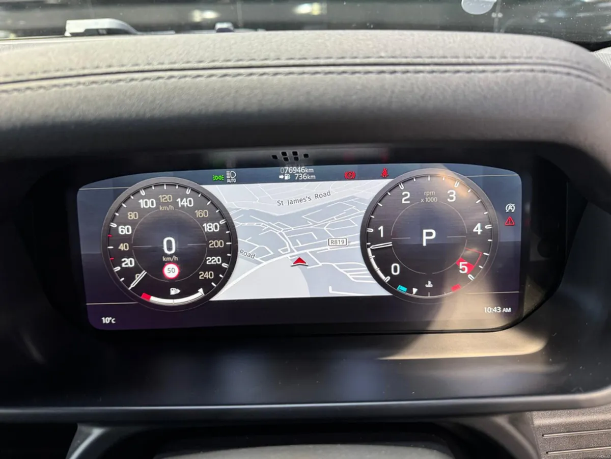 Land Rover Defender 110 3.0 D300 Hard Top S - Image 4