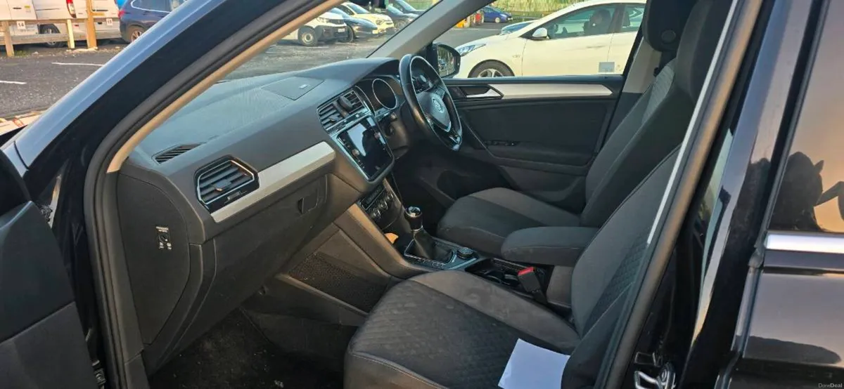 Volkswagen Tiguan - Image 2